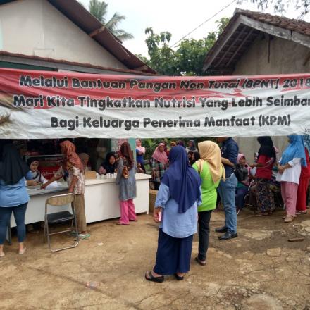 Penyaluran Bantuan Pangan Non Tunai (BPNT) Desa Babakan Kec. Ciparay Kab. Bandung